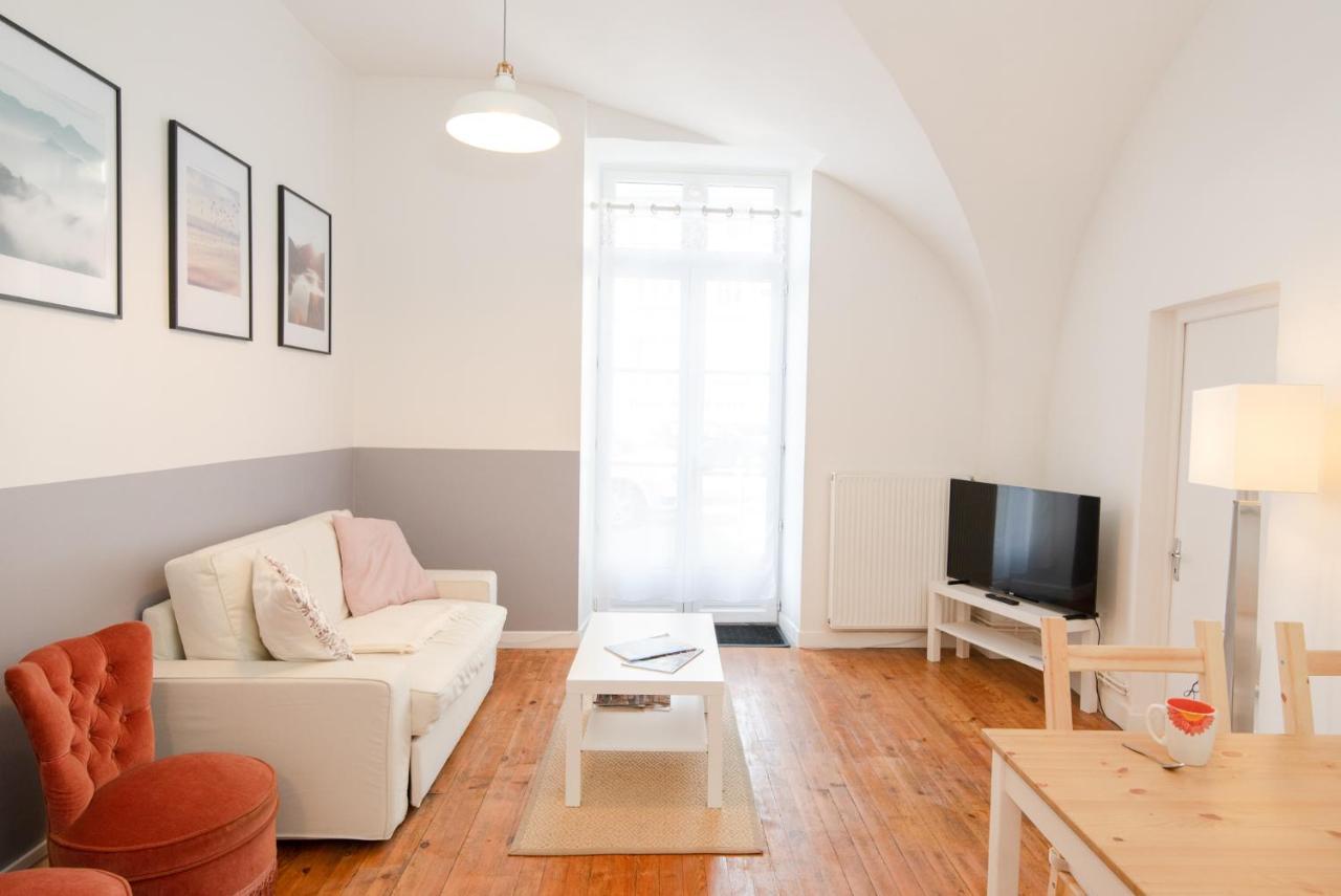 Issoire Centre, T2 Bergere Avec Parking Apartment Exterior foto
