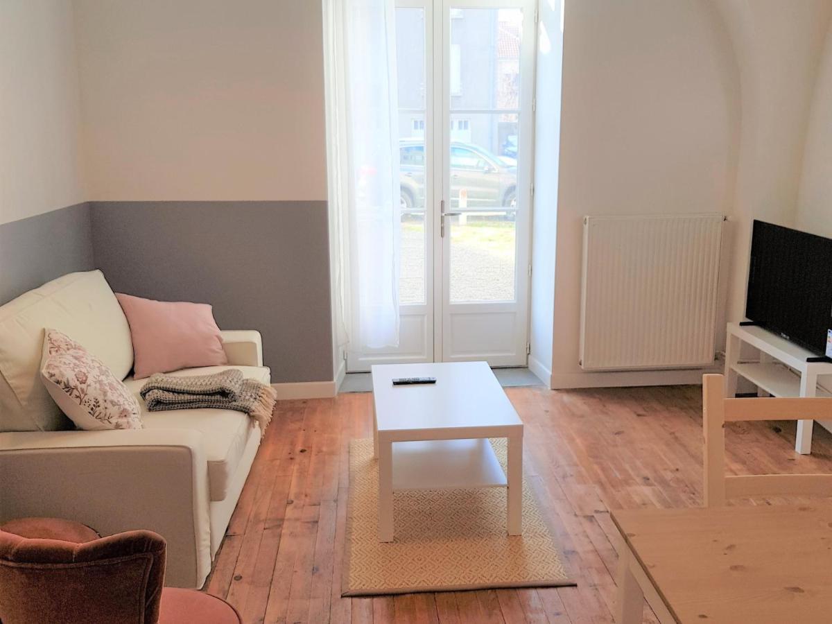 Issoire Centre, T2 Bergere Avec Parking Apartment Exterior foto