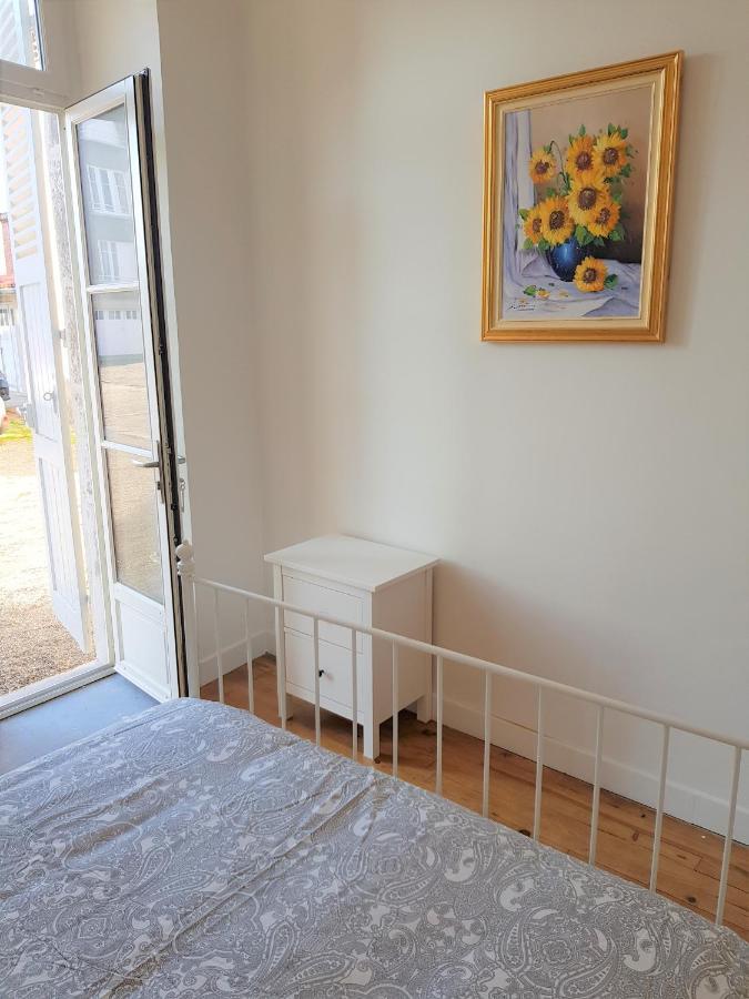 Issoire Centre, T2 Bergere Avec Parking Apartment Exterior foto