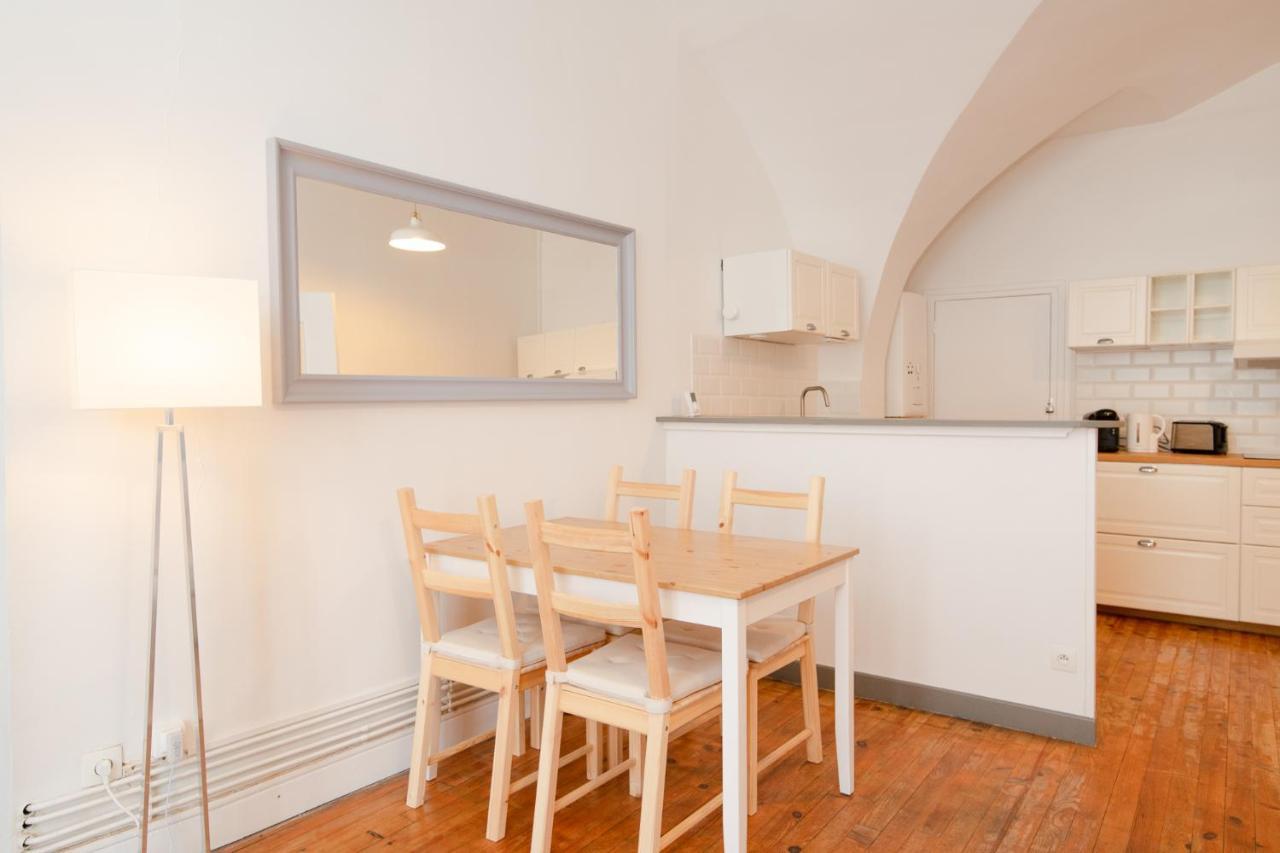 Issoire Centre, T2 Bergere Avec Parking Apartment Exterior foto