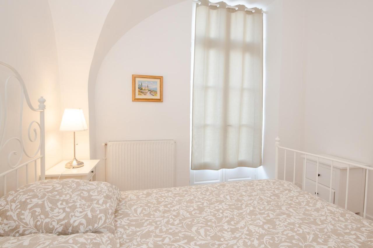 Issoire Centre, T2 Bergere Avec Parking Apartment Exterior foto
